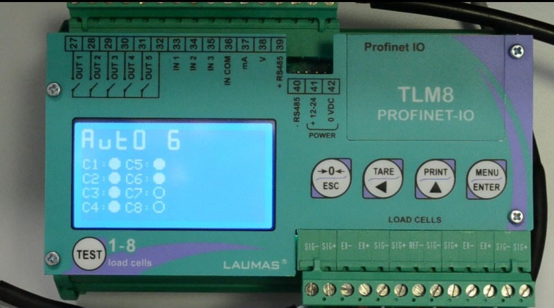 Diagnóstico integrado en un transmisor de peso. La pantalla muestra 6 canales activos; los canales 7 y 8 están desactivados.
