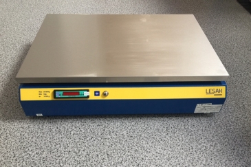 TLB4 weight transmitter installed on parcel scales supplied to post office in the Czech Republic