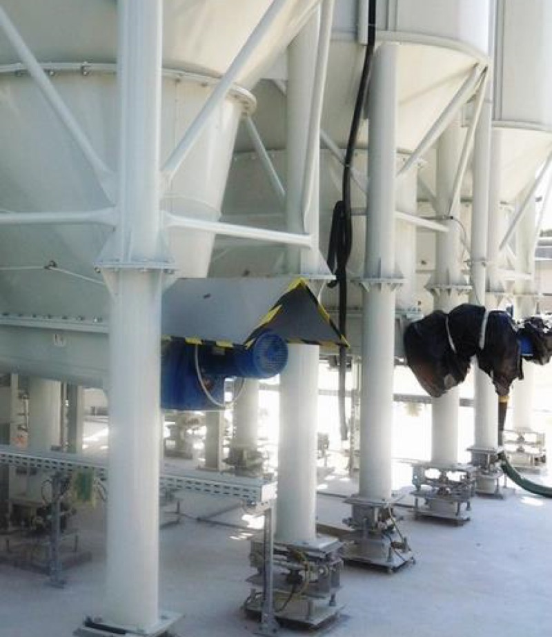Installation of column load cells on high-capacity silos.